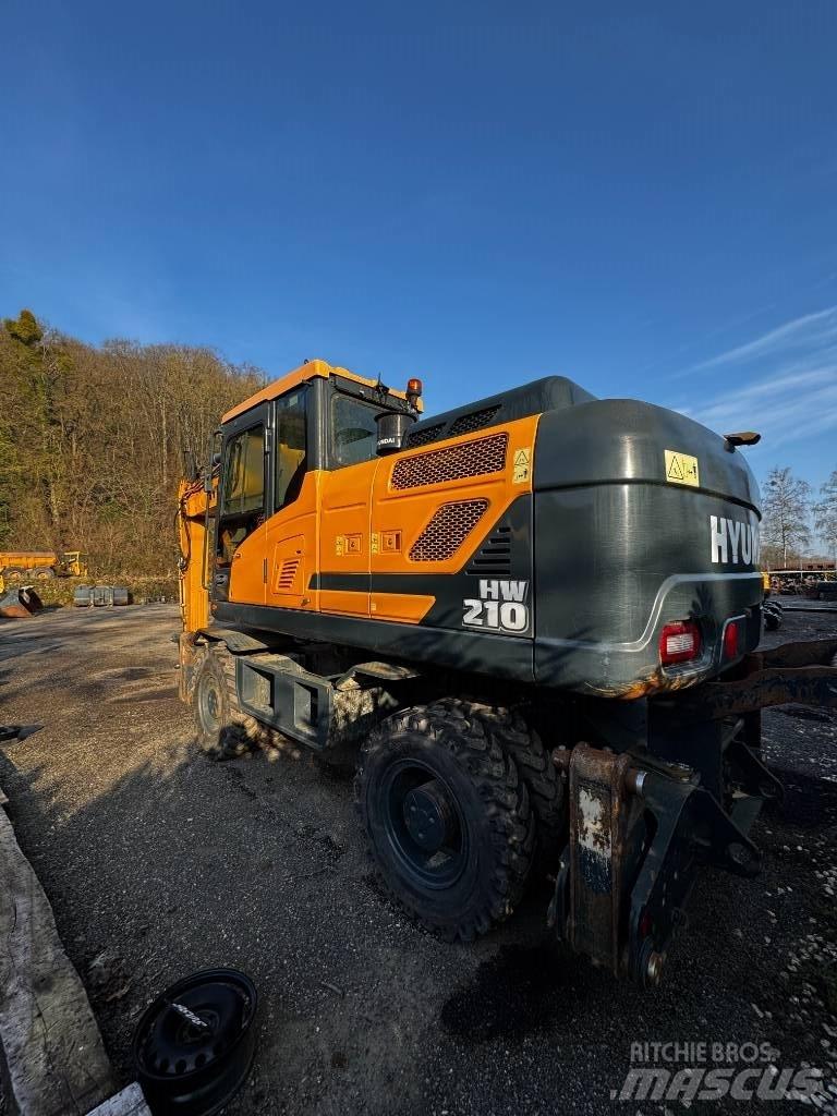 Hyundai HW 210  휠 굴삭기