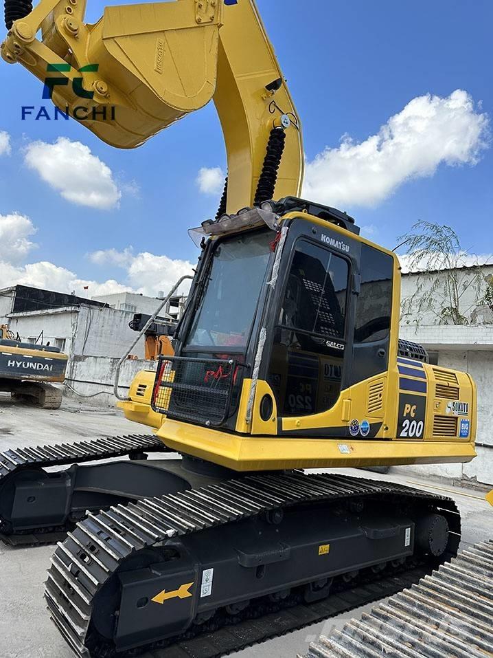 Komatsu PC 200-8 대형 굴삭기 29톤 이상