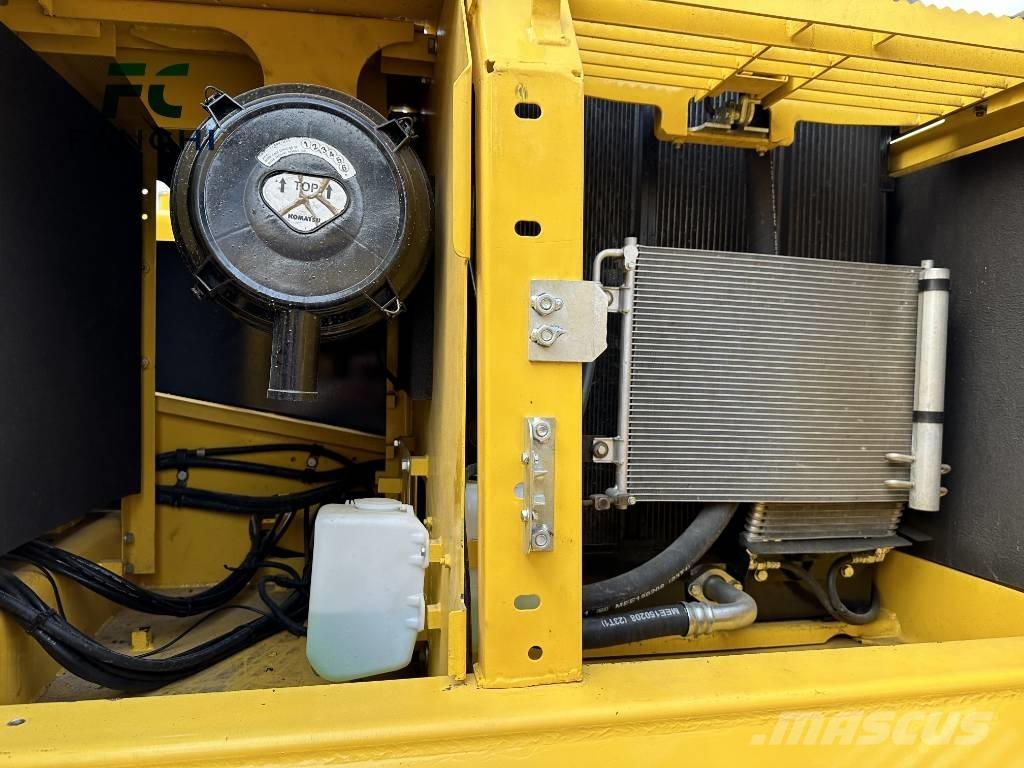 Komatsu PC 200-8 대형 굴삭기 29톤 이상