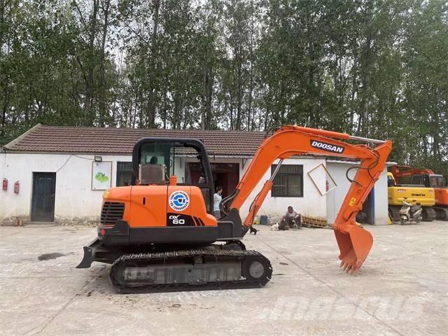 Doosan dx60 대형 굴삭기 29톤 이상