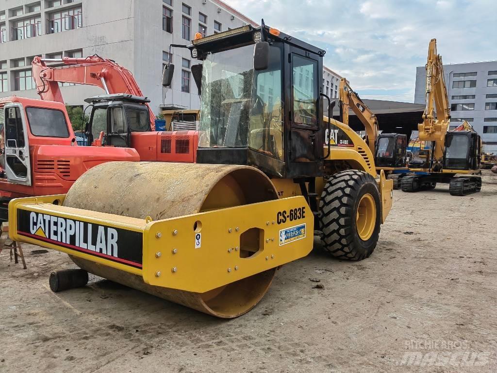 CAT GS683E 싱글 드럼 롤러