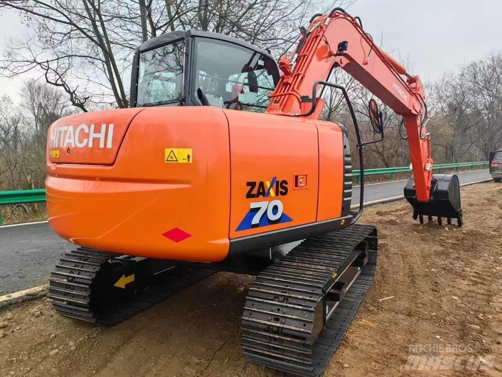 Hitachi ZX 70 소형 굴삭기 7톤 미만
