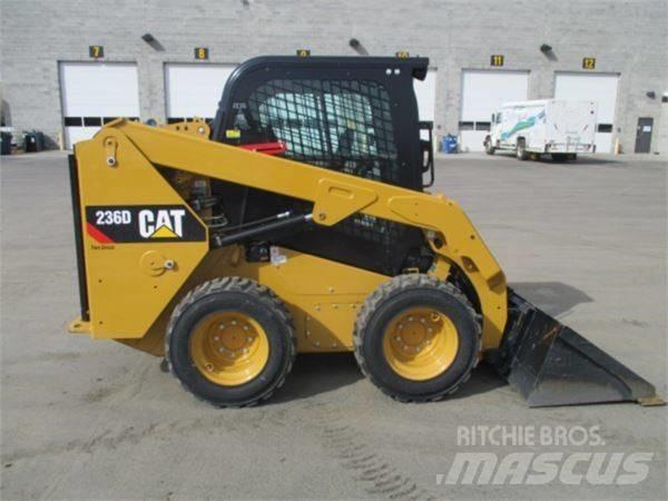 CAT 236 D  스키드로더