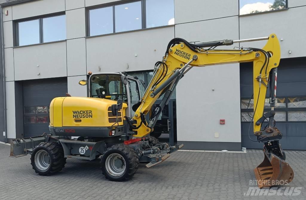 Wacker Neuson EW 100  휠 굴삭기