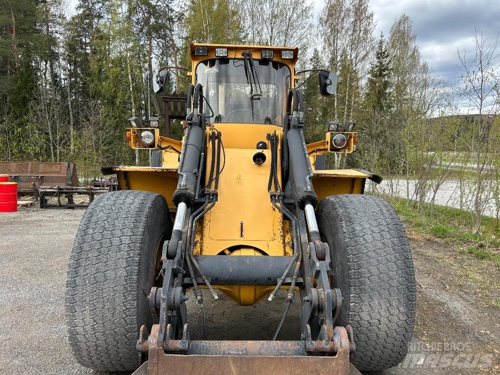 Volvo L 120  휠로우더