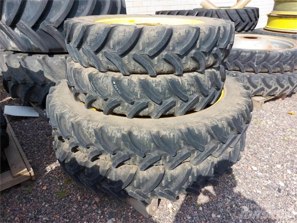 Kleber 270/95R32 타이어, 휠 및 림
