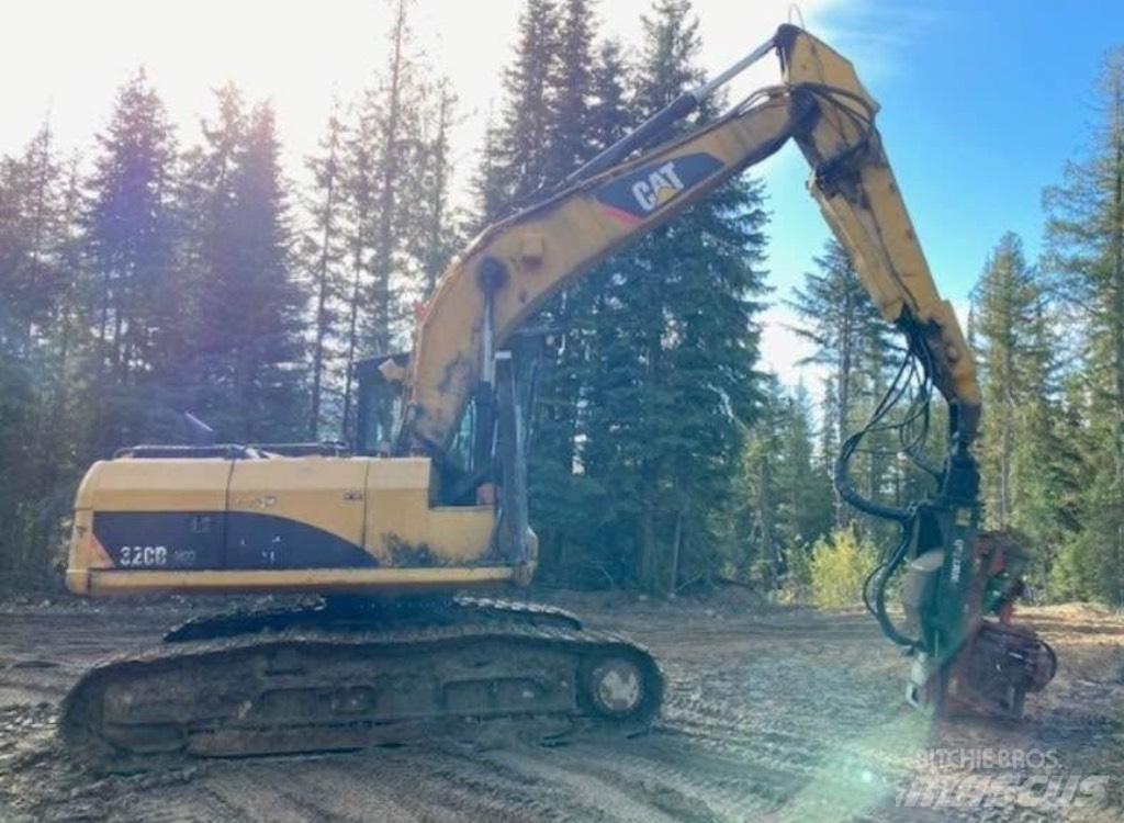CAT 320 D FM 굴절식 크레인