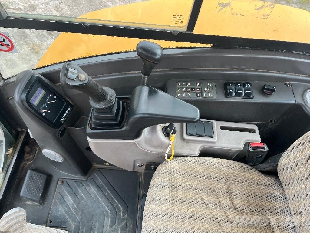 Volvo ECR 50 D 소형 굴삭기 7톤 미만