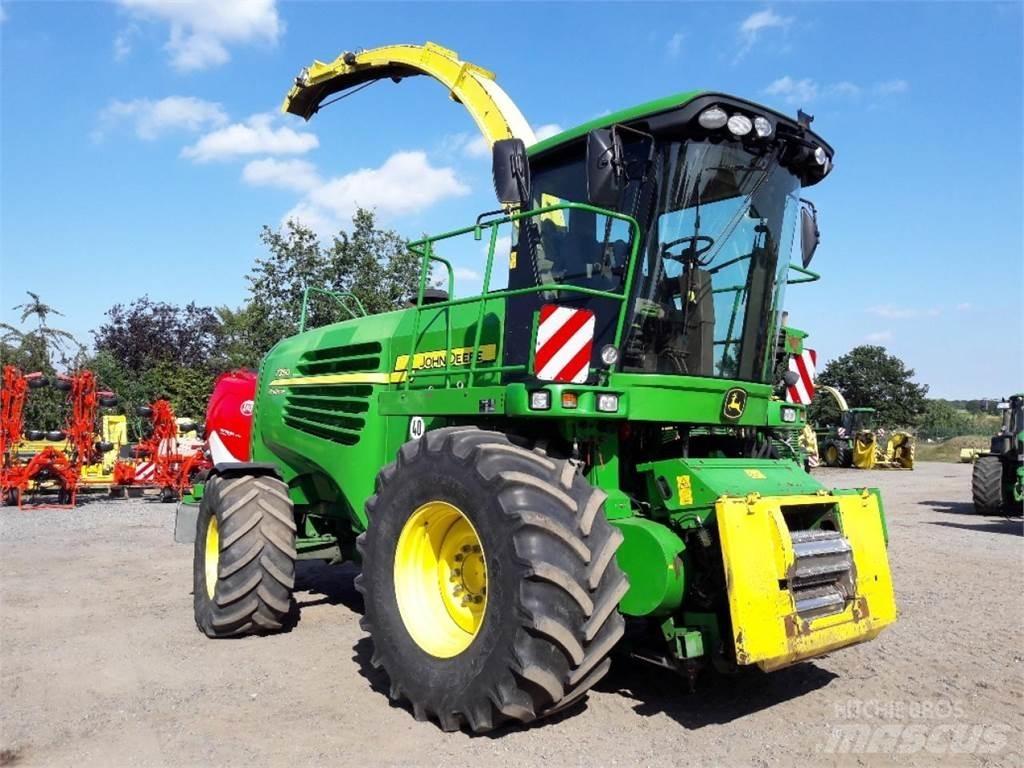 John Deere 7350 자동 초지기계