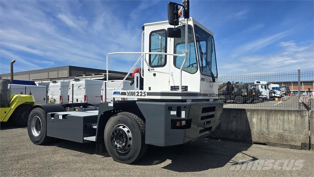 MOL YM225 터미널 트랙터