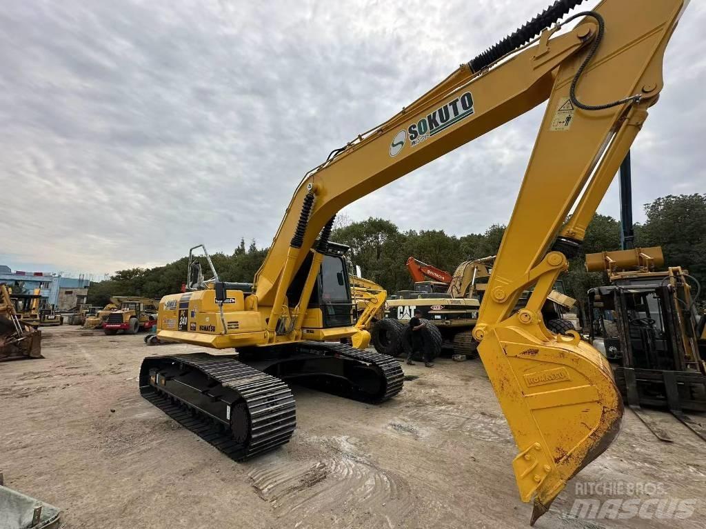 Komatsu PC 240 대형 굴삭기 29톤 이상