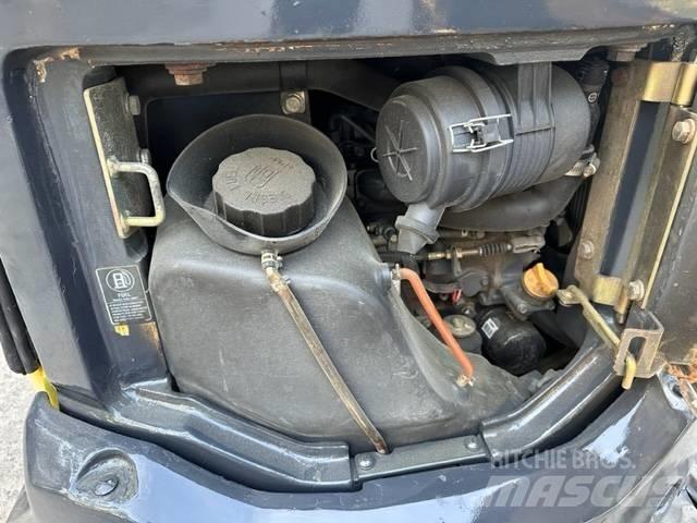 Komatsu PC18MR-2 소형 굴삭기 7톤 미만