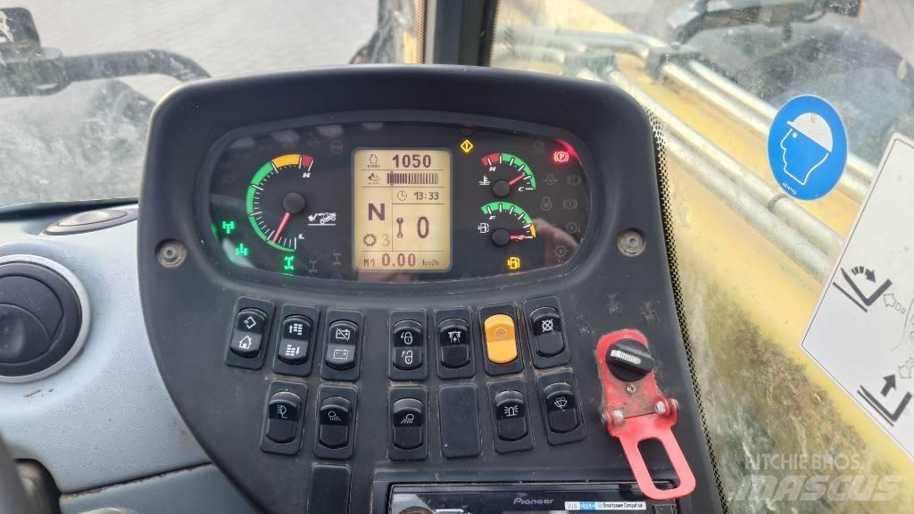 New Holland TH 7.42 텔러 핸들러