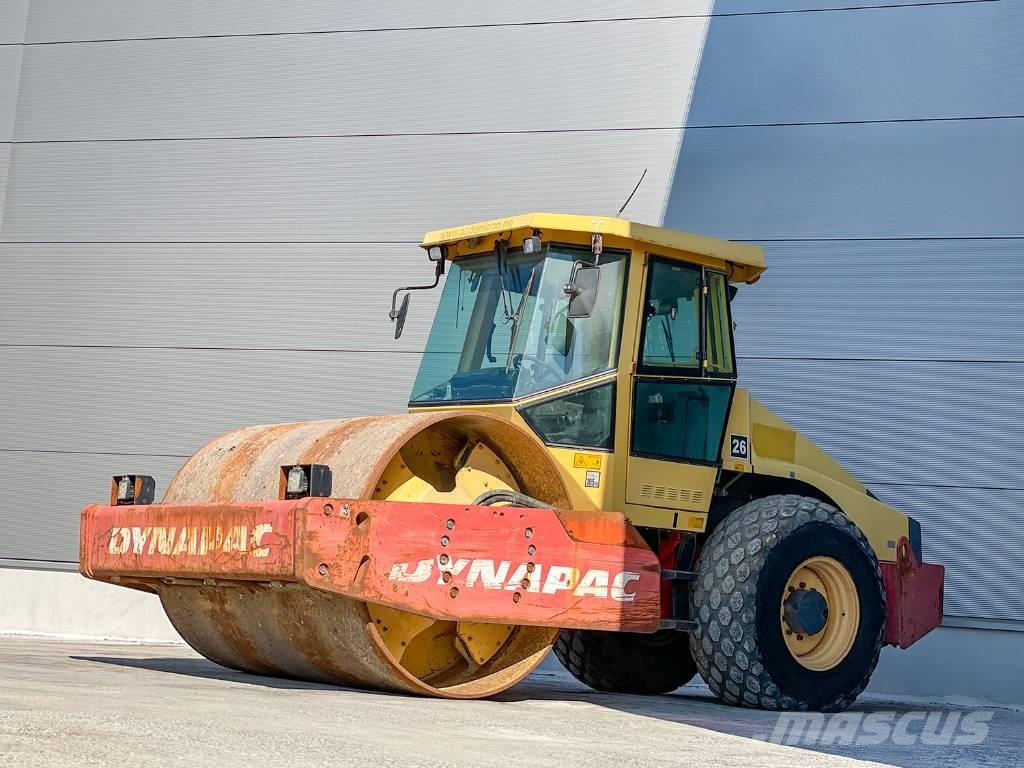 Dynapac CA302D 싱글 드럼 롤러