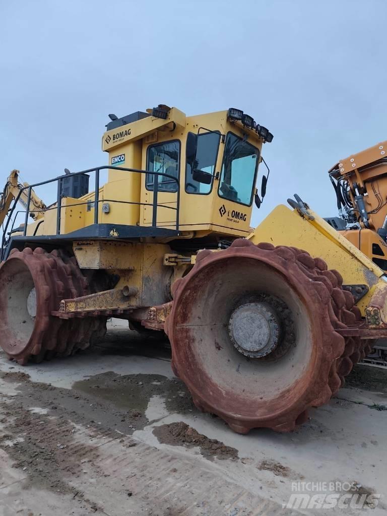 Bomag BC 972 RB 폐기물 다짐기
