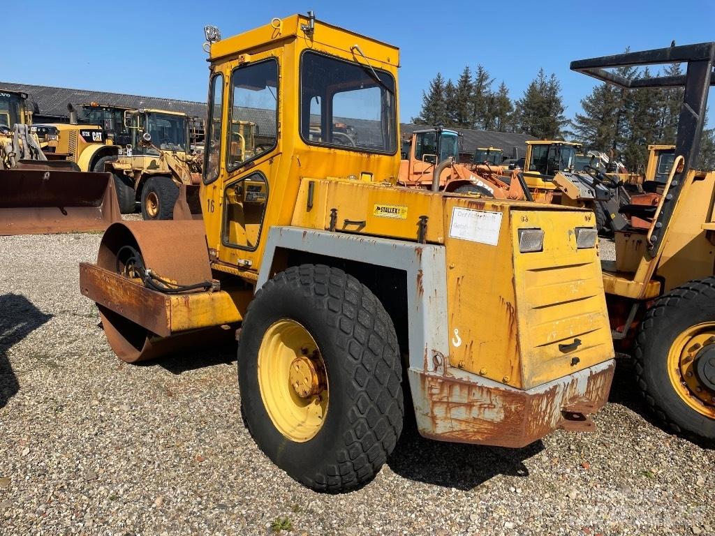 Bomag BW172 싱글 드럼 롤러