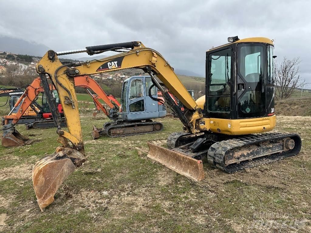 CAT 304 CR 소형 굴삭기 7톤 미만