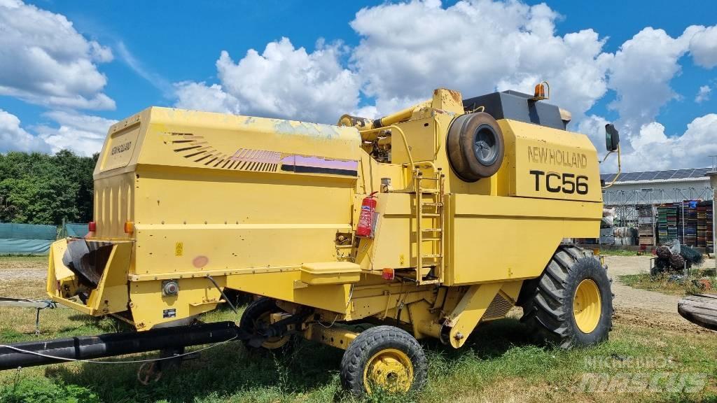 New Holland TC 56 콤바인 수확기