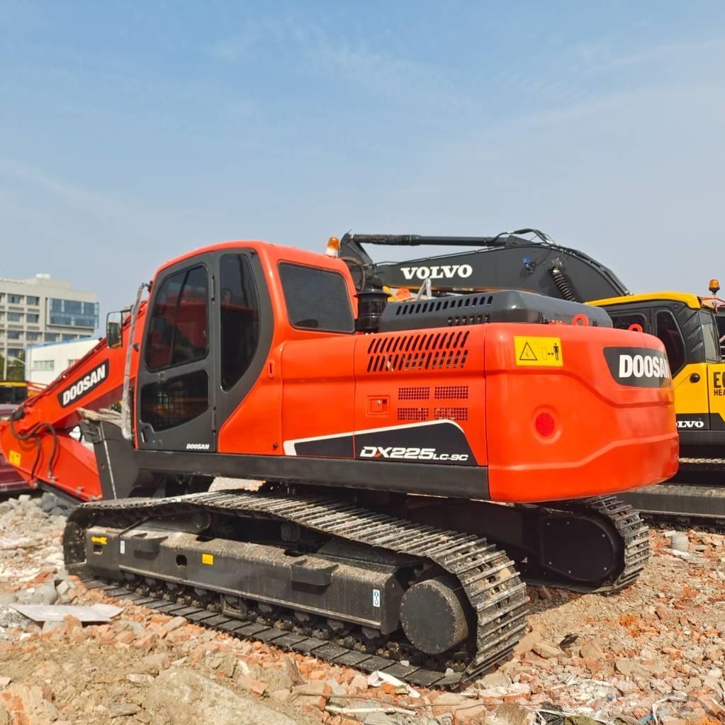 Doosan DX225LC-9C 대형 굴삭기 29톤 이상