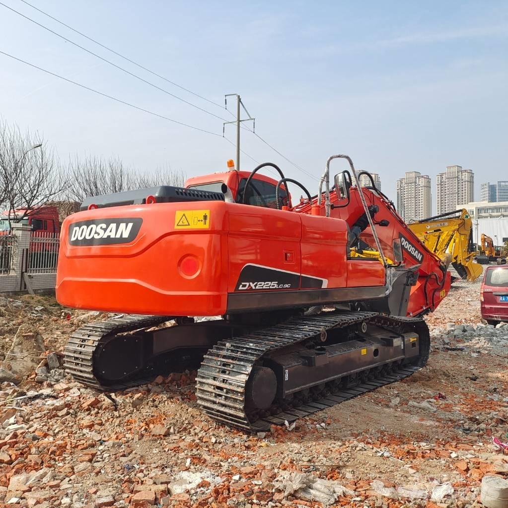Doosan DX225LC-9C 대형 굴삭기 29톤 이상