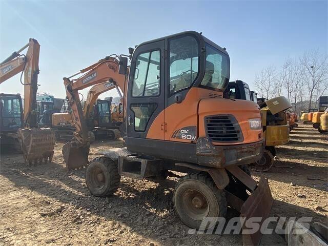 Doosan DX60W  휠 굴삭기