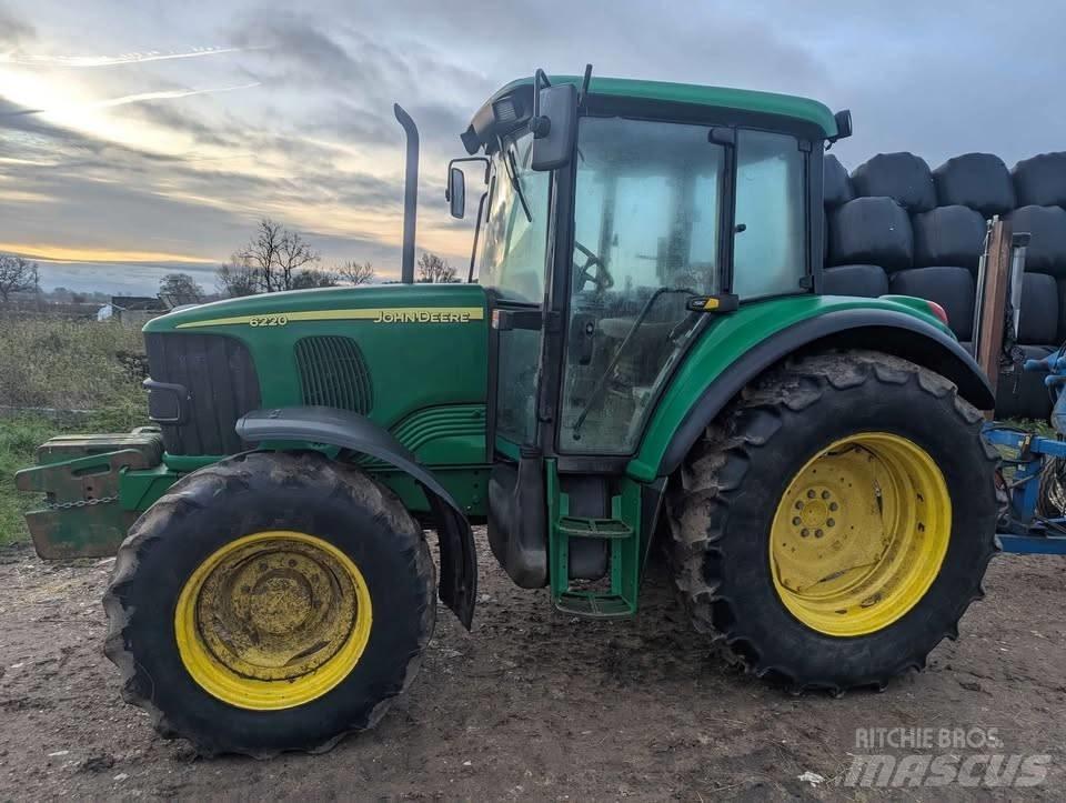 John Deere 6220 SE 트랙터
