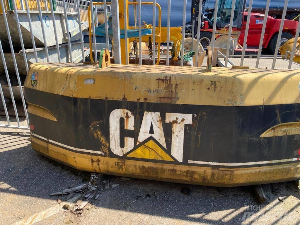CAT 320, 320B, 320BL 섀시 및 서스펜션