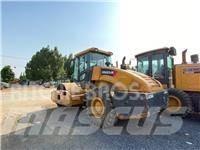 XCMG SX233JE 싱글 드럼 롤러