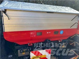Kverneland CL 1300 미네랄 살포기