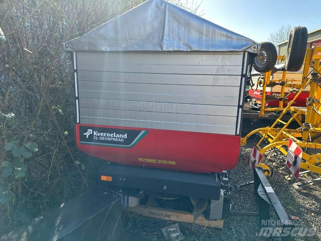 Kverneland CL 1300 미네랄 살포기
