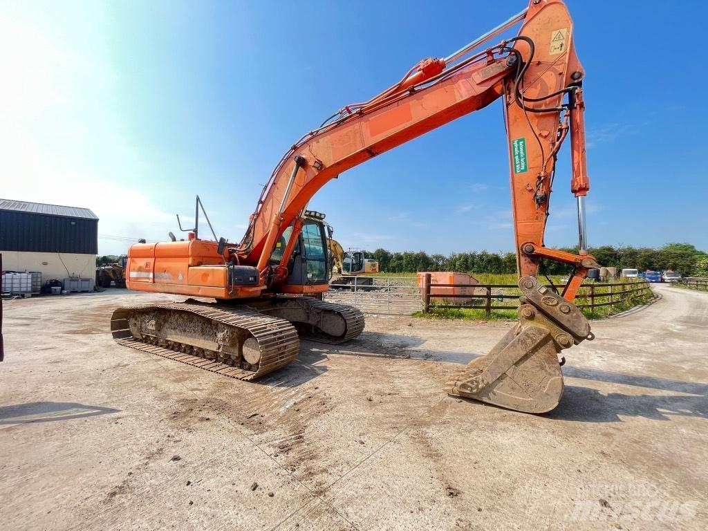 Doosan DX225  휠 굴삭기