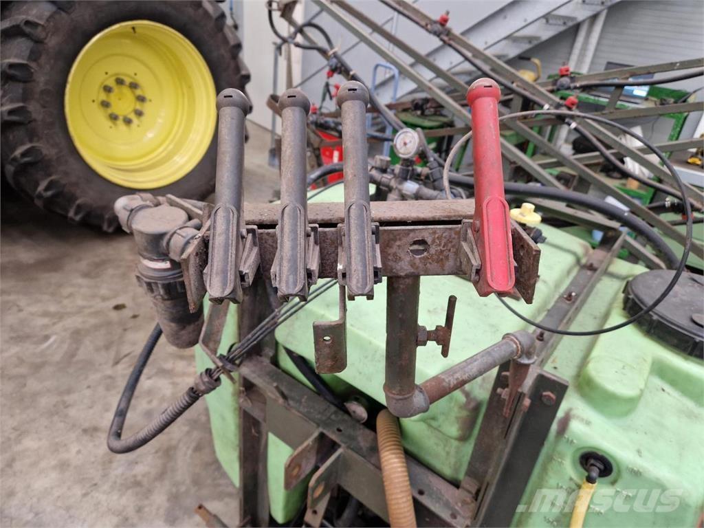 Tecnoma 800 Liter 견인형 분무기