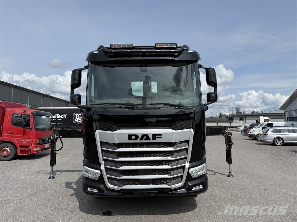 DAF XF 530 FAW 8X4 크레인 트럭