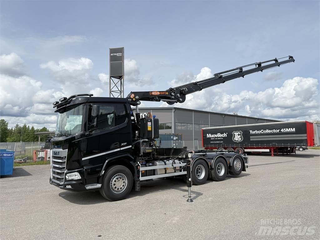 DAF XF 530 FAW 8X4 크레인 트럭