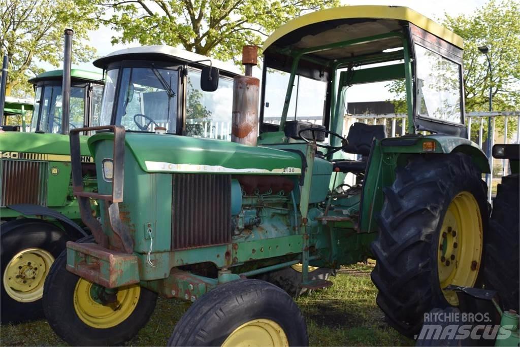 John Deere 2130 트랙터