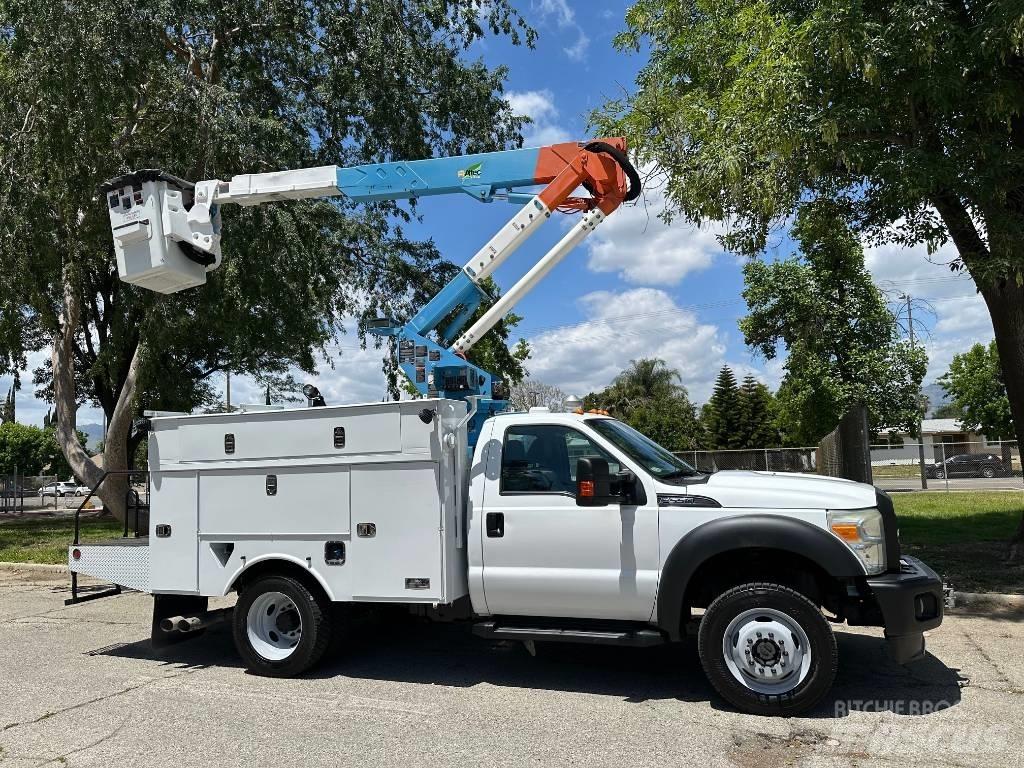 Ford F 550 SD 트럭 탑재 고소작업대