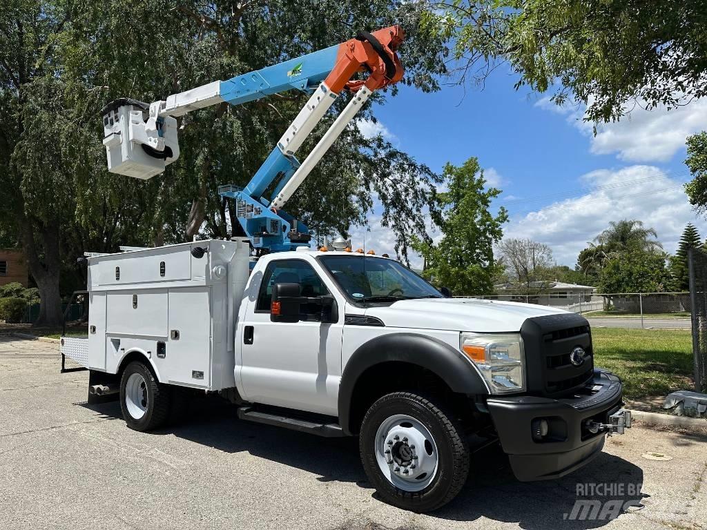 Ford F 550 SD 트럭 탑재 고소작업대
