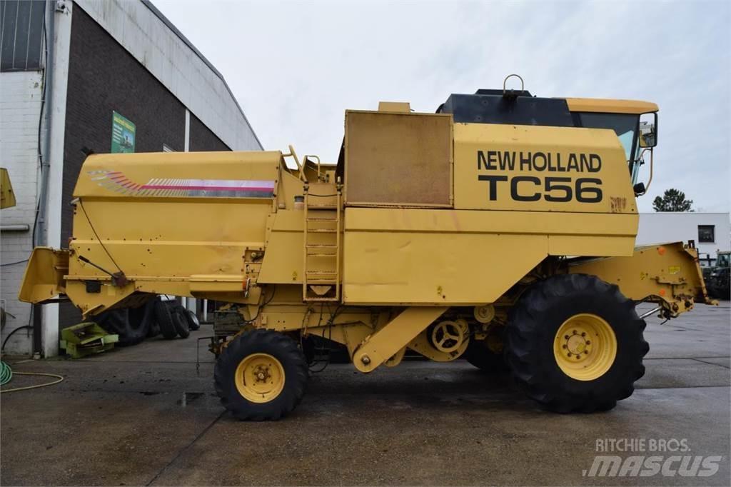 New Holland TC 56 콤바인 수확기