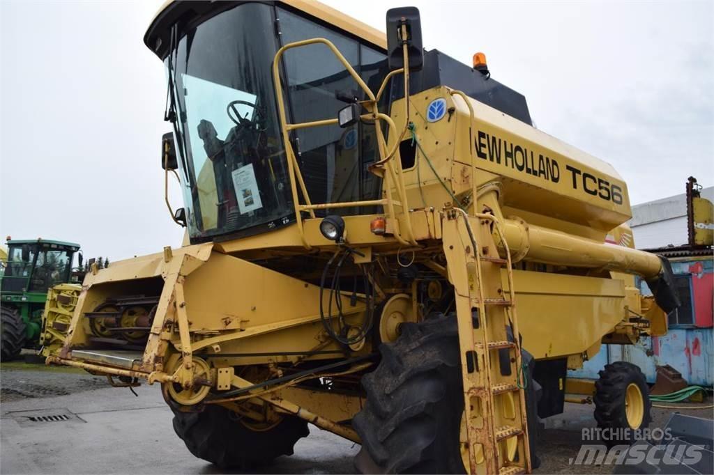 New Holland TC 56 콤바인 수확기