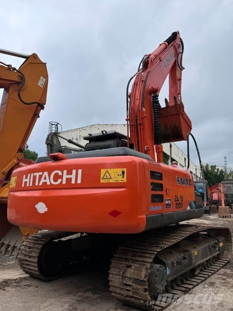 Hitachi ZX 200 대형 굴삭기 29톤 이상