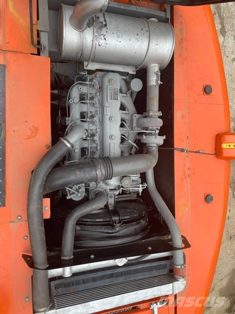 Hitachi ZX 200 대형 굴삭기 29톤 이상