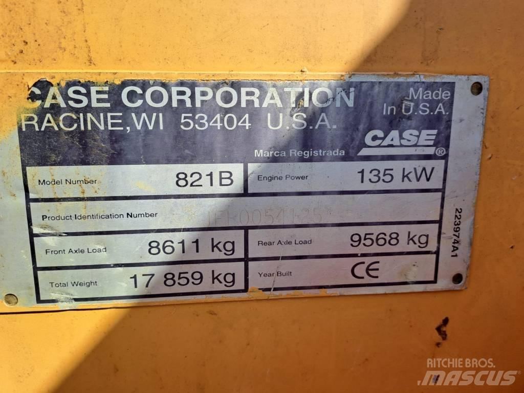 CASE 821 B  휠로우더