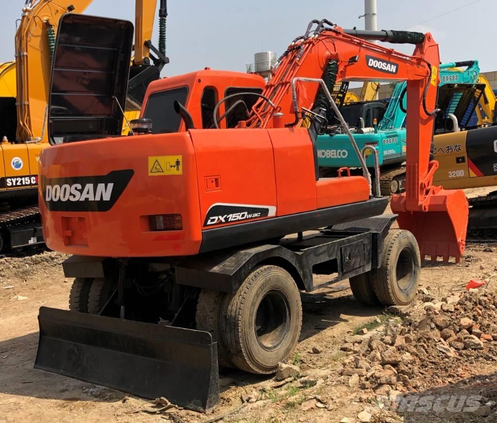 Doosan DX150W  휠 굴삭기