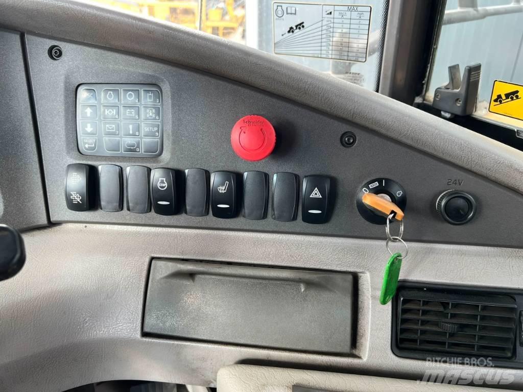 Volvo A35G 연결식 홀러