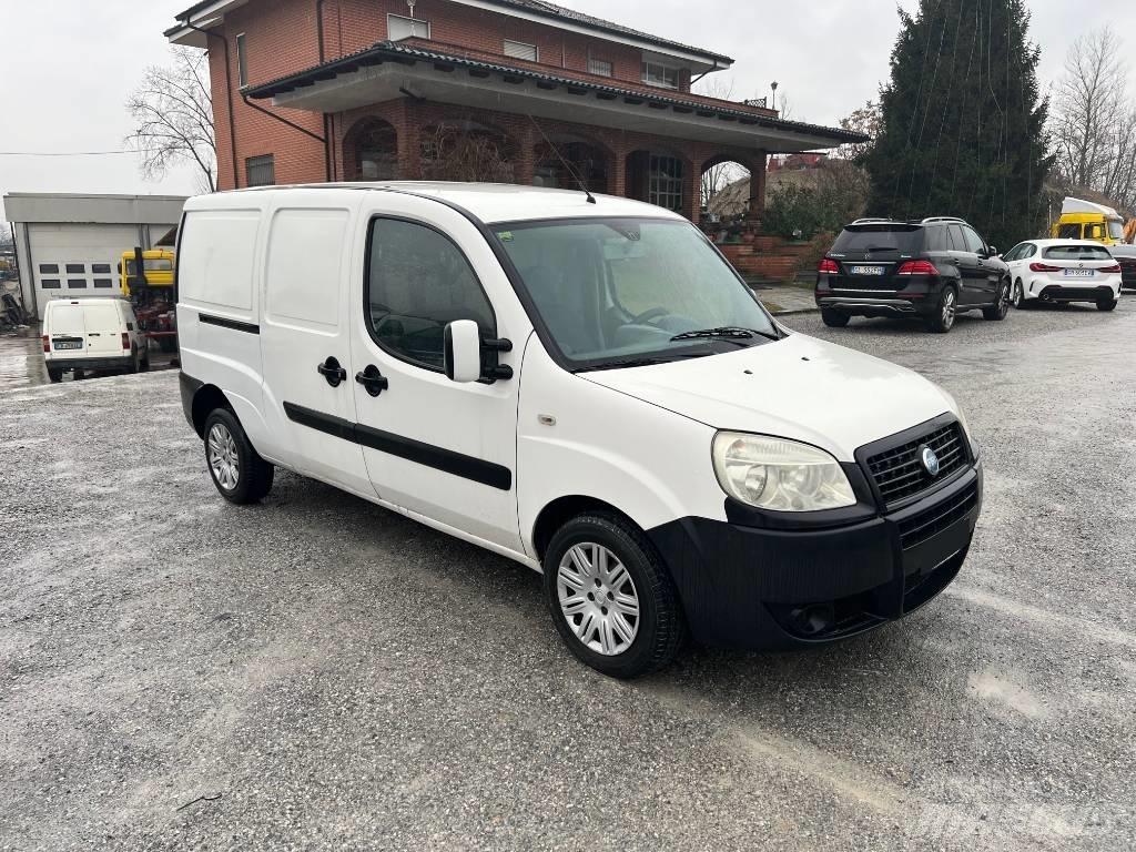 Fiat Doblo Cargo 패널 화물차