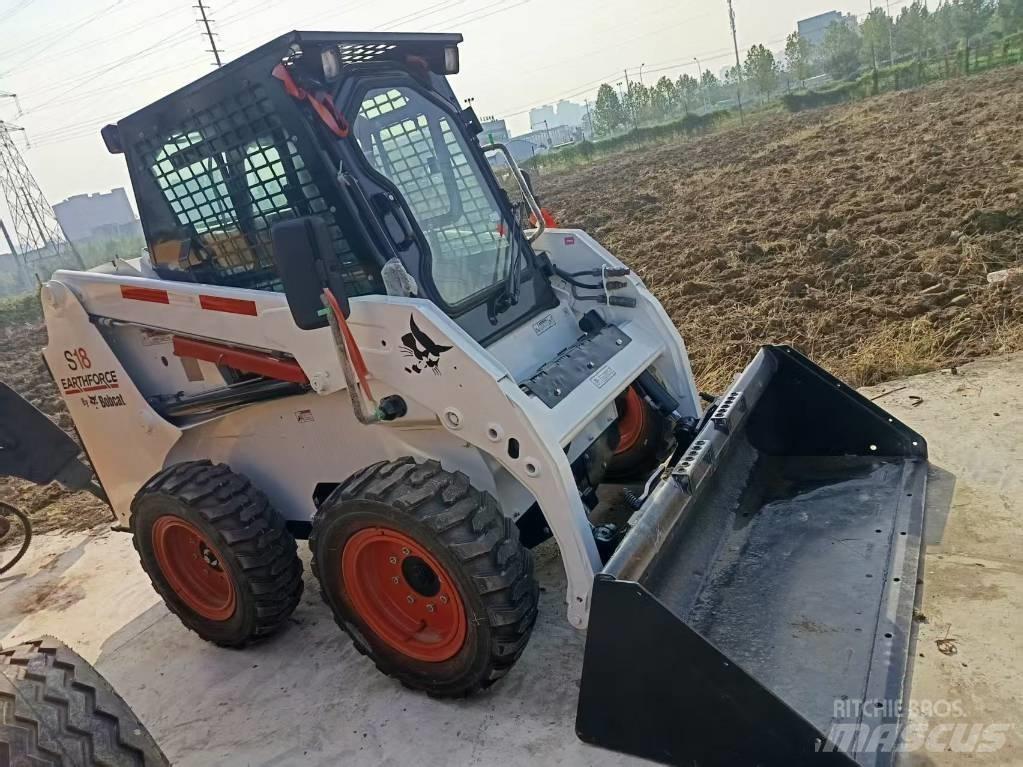 Bobcat S 18  스키드로더