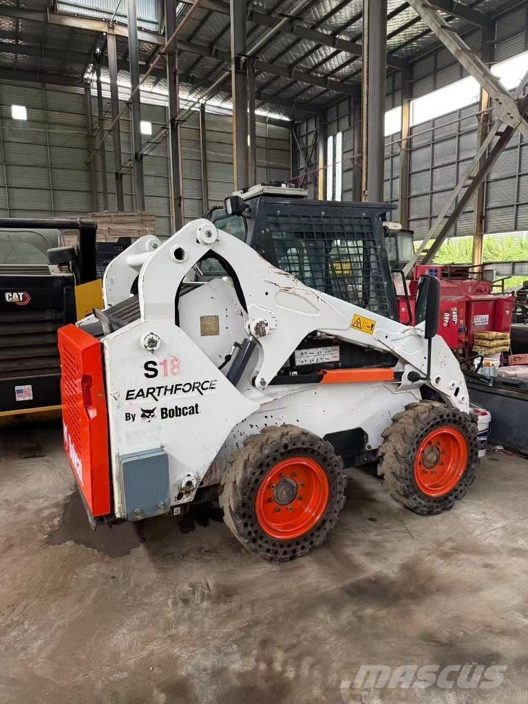Bobcat S 18  스키드로더