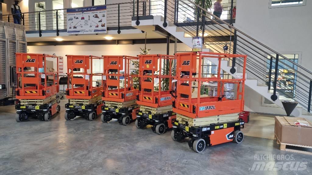 JLG ES 1330 L 가위형 리프트