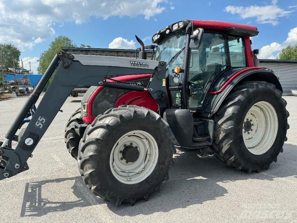Valtra N141 Advance 트랙터