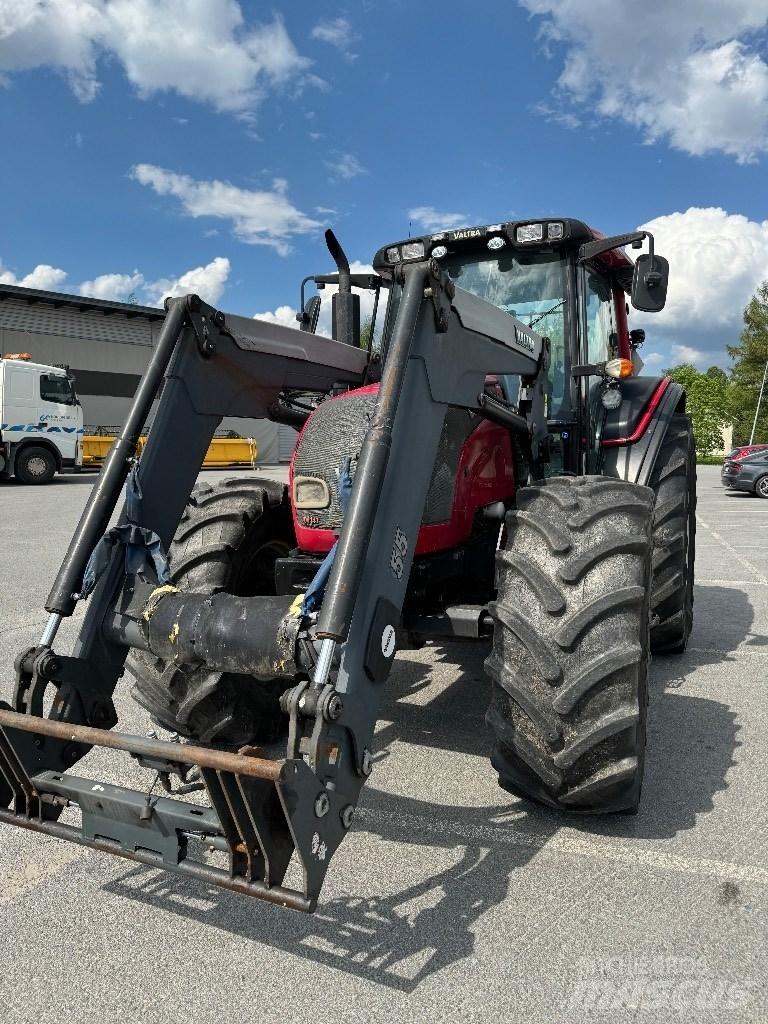 Valtra N141 Advance 트랙터